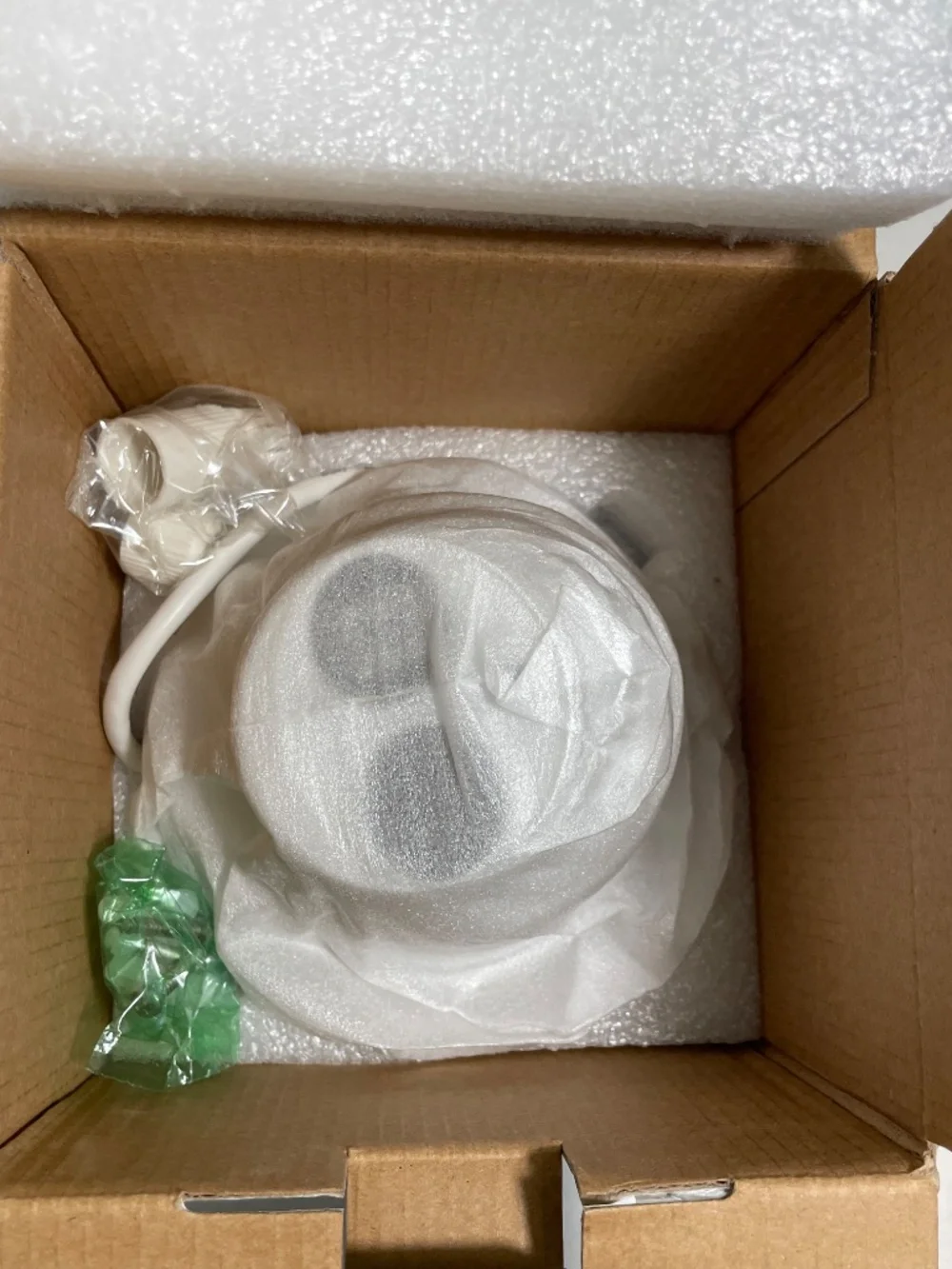 (Lot of 2) HIKVISION 4MP IR Outdoor Turret IP Security Camera - New (Open Box) - Picture 3 of 11